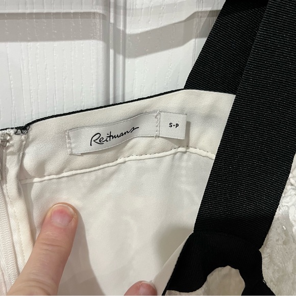 Reitmans cream color crochet top with black straps size small - Picture 5 of 11